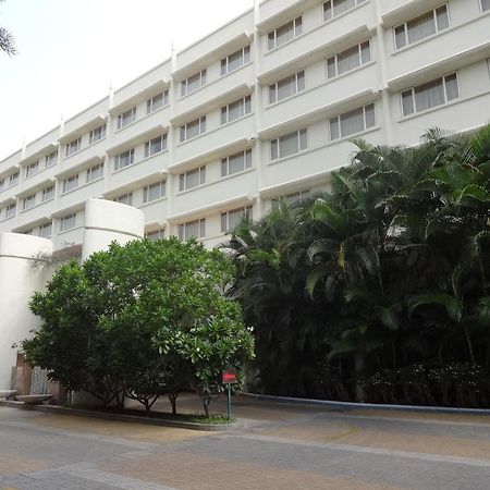 Ellaa Hotel Gachibowli Hyderabad Exterior foto