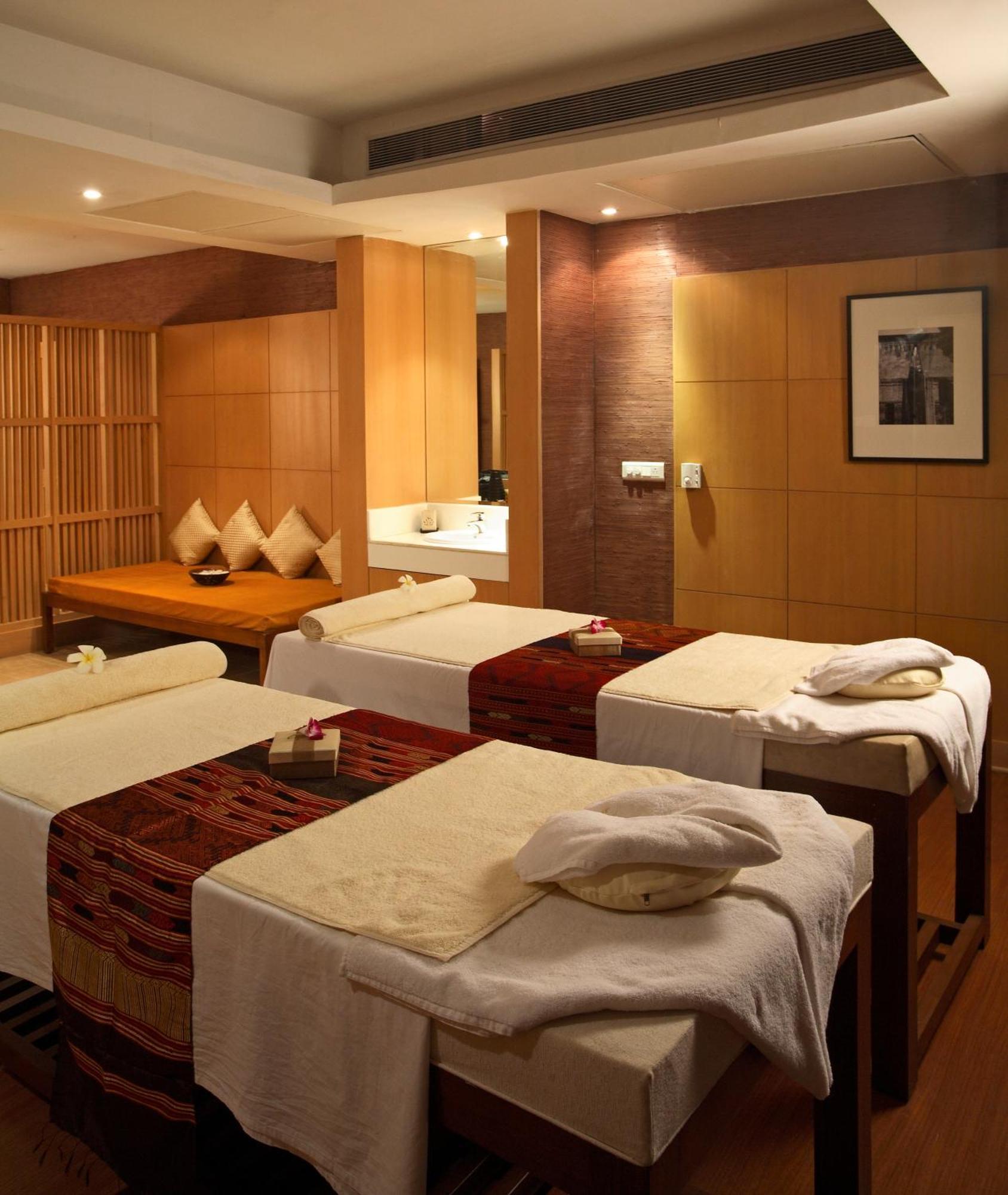 Ellaa Hotel Gachibowli Hyderabad Exterior foto