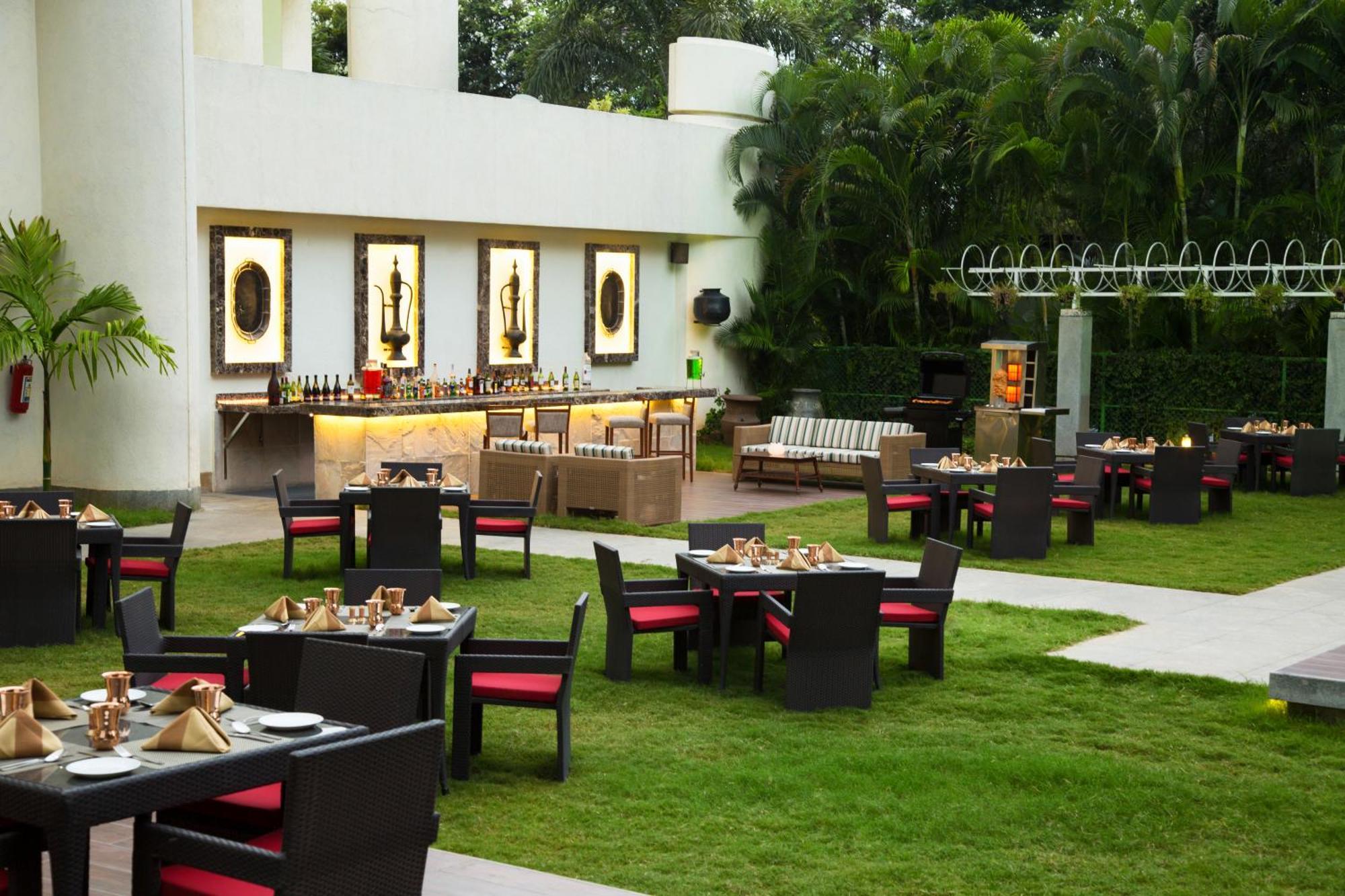 Ellaa Hotel Gachibowli Hyderabad Exterior foto