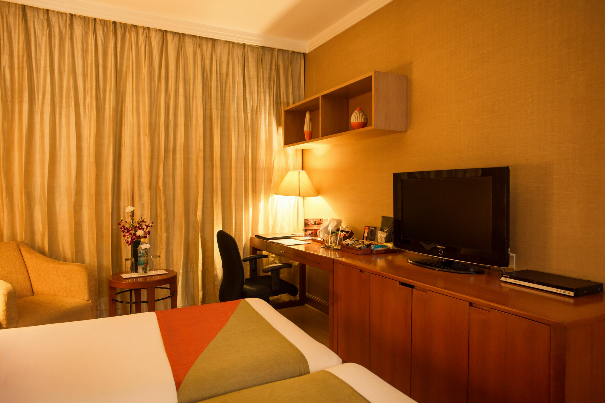 Ellaa Hotel Gachibowli Hyderabad Exterior foto